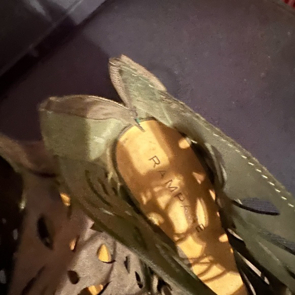 Gray lace up heels - Picture 2 of 3